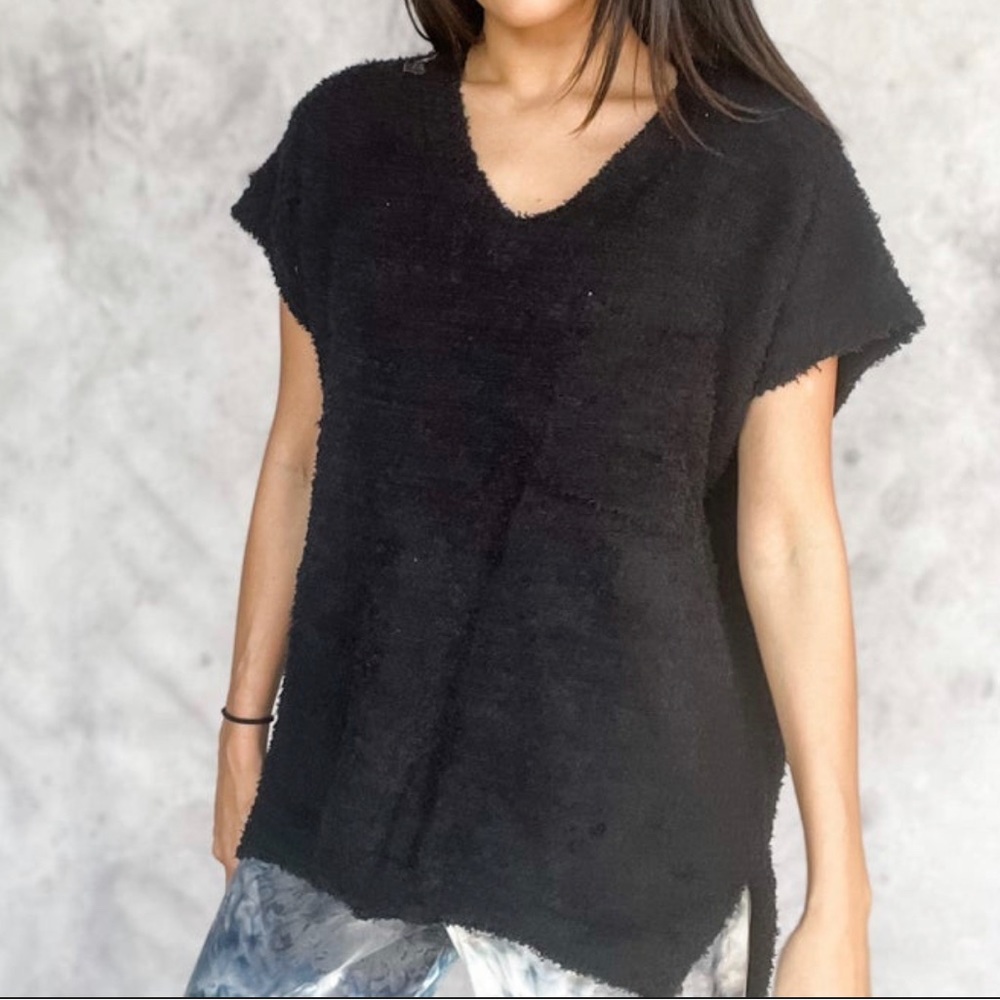 V-Neck Oversized Pocket Top Size L (Fits Up To 1XL-2XL)